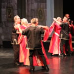 Gala des adultes de l'école municipale de danses sur le thème de Maléfique.