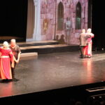 Gala des adultes de l'école municipale de danses sur le thème de Maléfique.