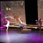 Gala des adultes de l'école municipale de danses sur le thème de Maléfique.