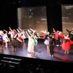 Gala des adultes de l'école municipale de danses sur le thème de Maléfique.